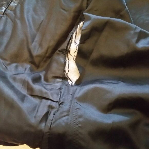 Ladies Danier leather coat. - Picture 5 of 5